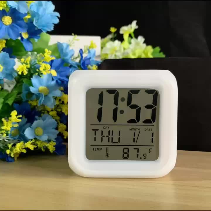 LED Digital Vækkeur med Temperaturvisning – Stilfuld og Luminøs til ethvert Værelse